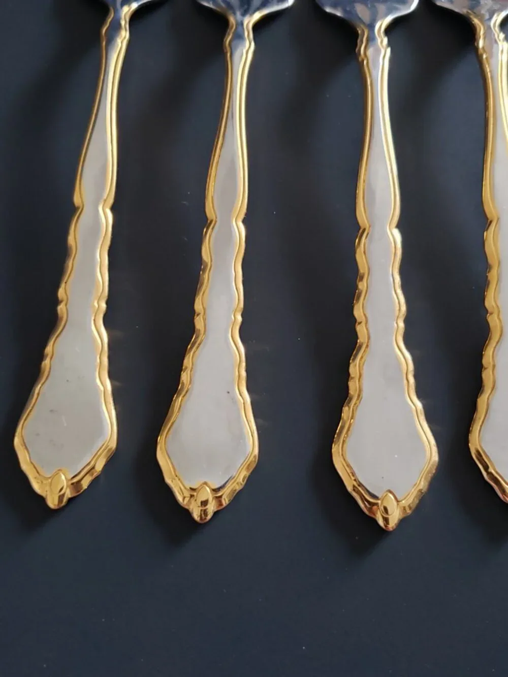 Oneida GOLDEN ROYAL CHIPPENDALE Community Stainless Salad Fork 6 3/4